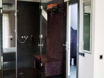 Фото номера Улучшенный номер с кроватью размера «king-size» Отель Boutique Hotel Bersas г. Turaida 3